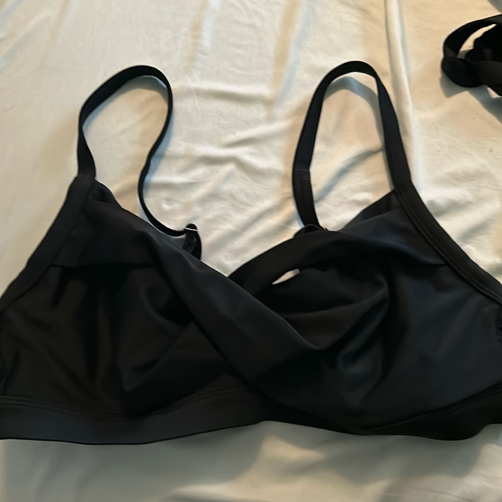 Athleta Cross Bikini Top 36B/C